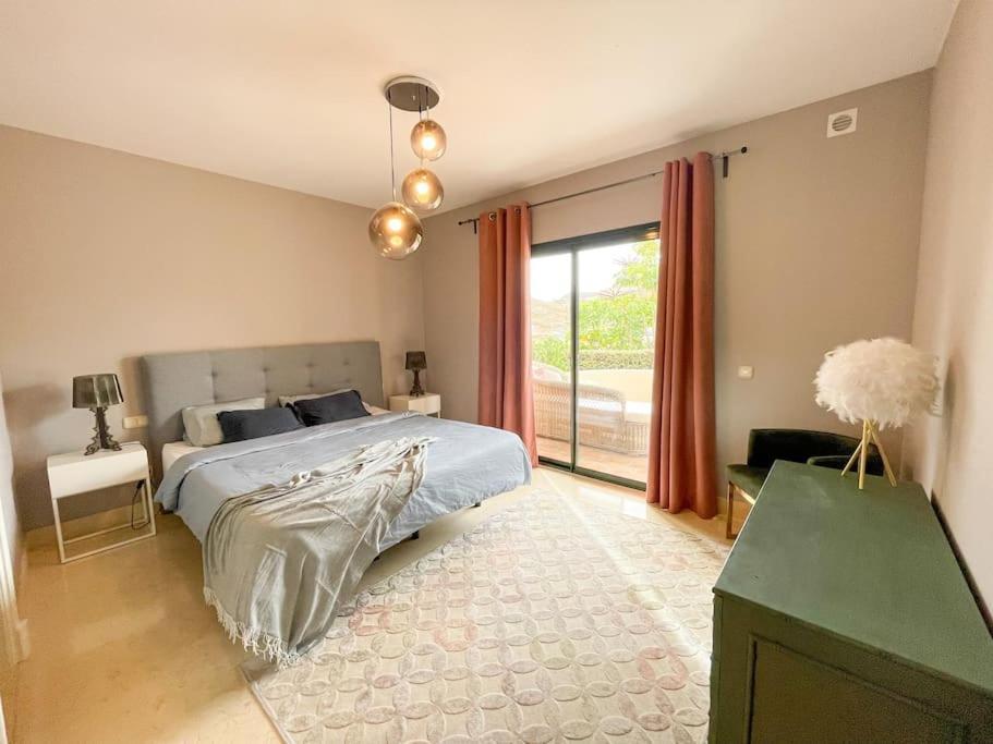 Luxurious 2 Bedroom With Facilities Benahavis