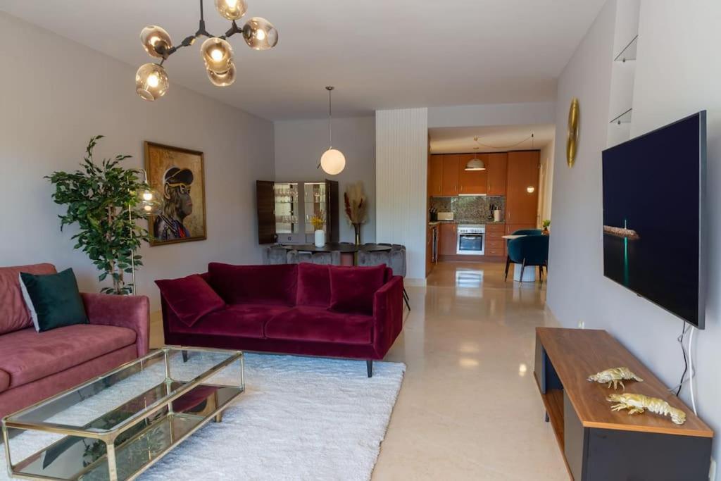 Luxurious 2 Bedroom With Facilities Apartment *